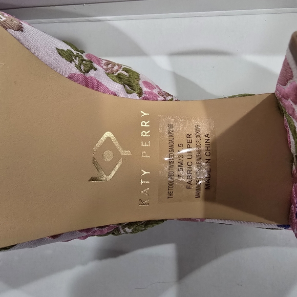 Size 7.5! Katy Perry Collections Floral Sandals in Pink and Green - Picture 7 of 11
